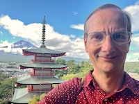 Fuji and Chuereito Pagoda selfie